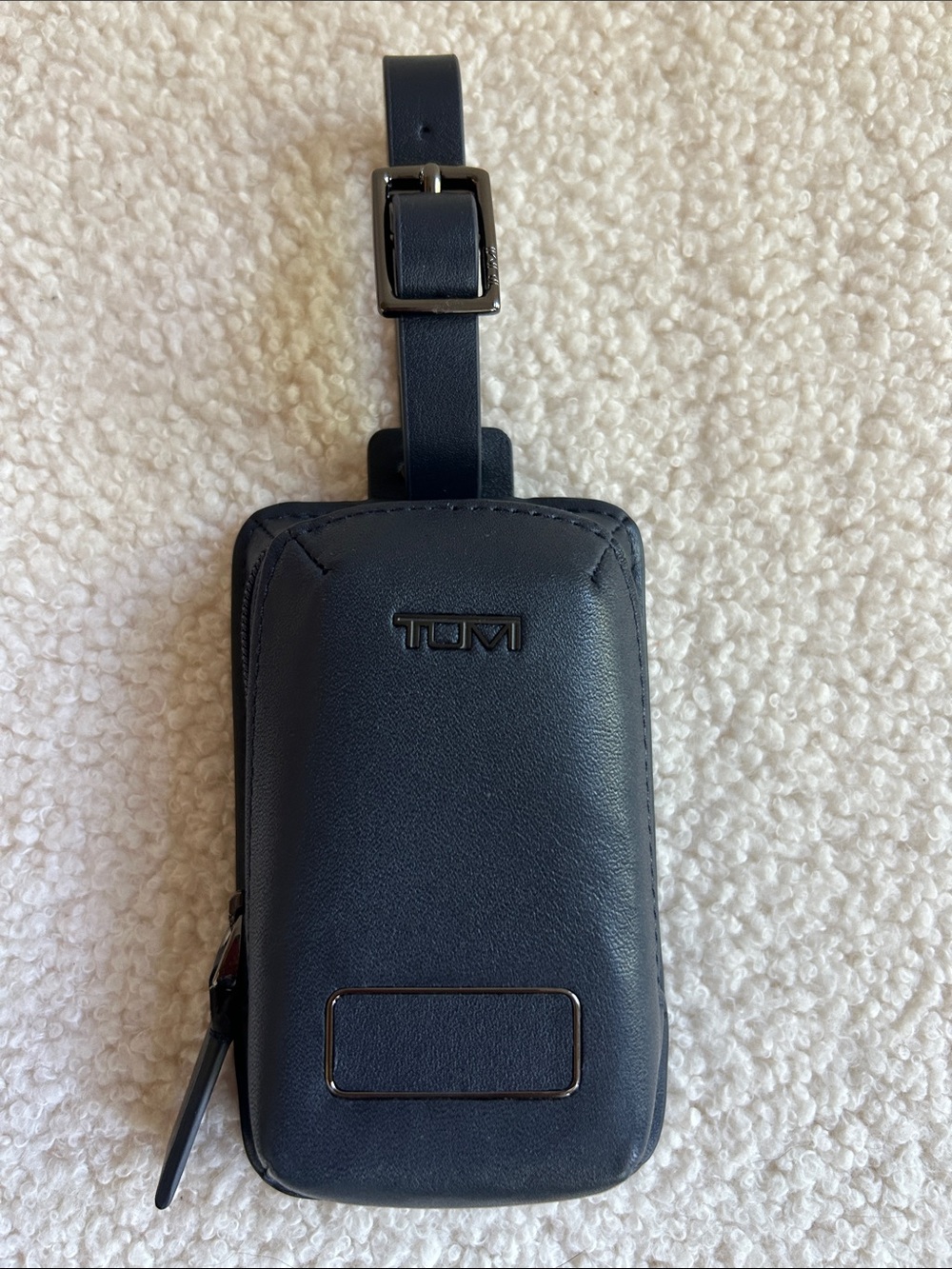 NWT Tumi Navy Blue Leather Zip around luggage tag with Strap fits AirPods